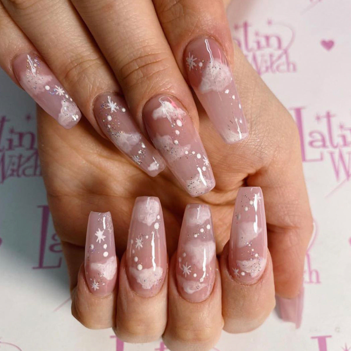 Ready-to-wear false nails