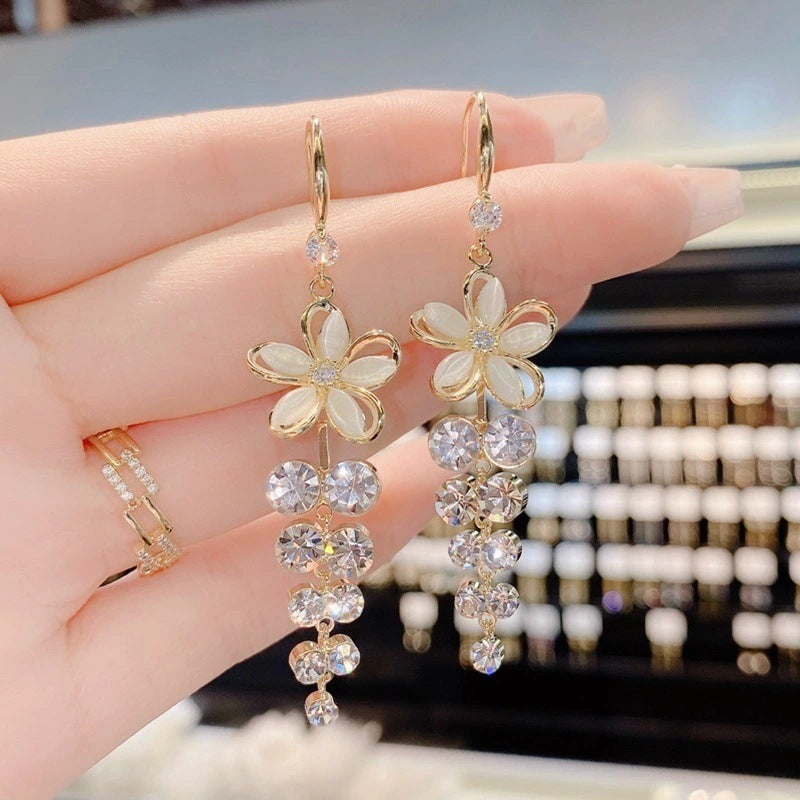 Fashionable Five Petal Floral Earrings