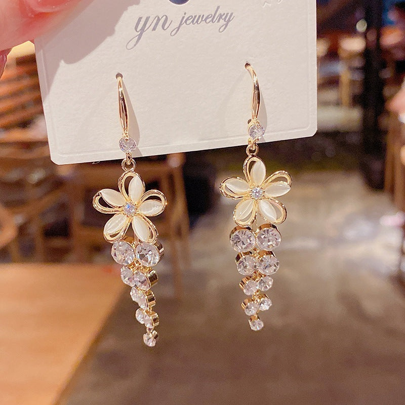 Fashionable Five Petal Floral Earrings