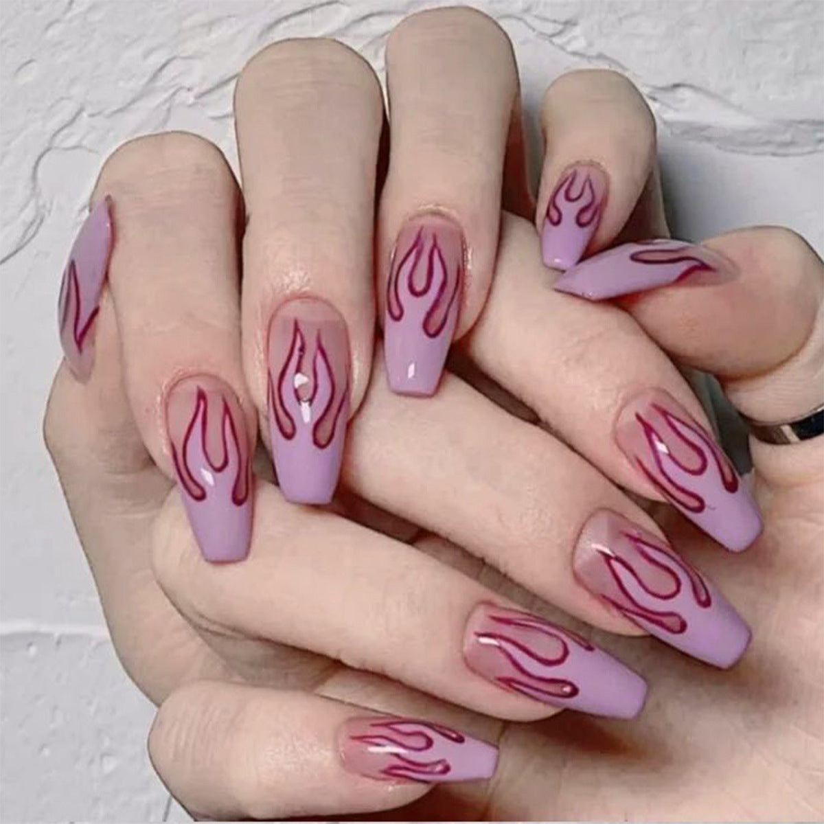 Ready-to-wear false nails